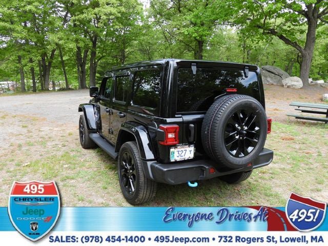 Used 2023 Jeep Wrangler Unlimited Sahara w/ Cold Weather Group AWD/4WD image 3