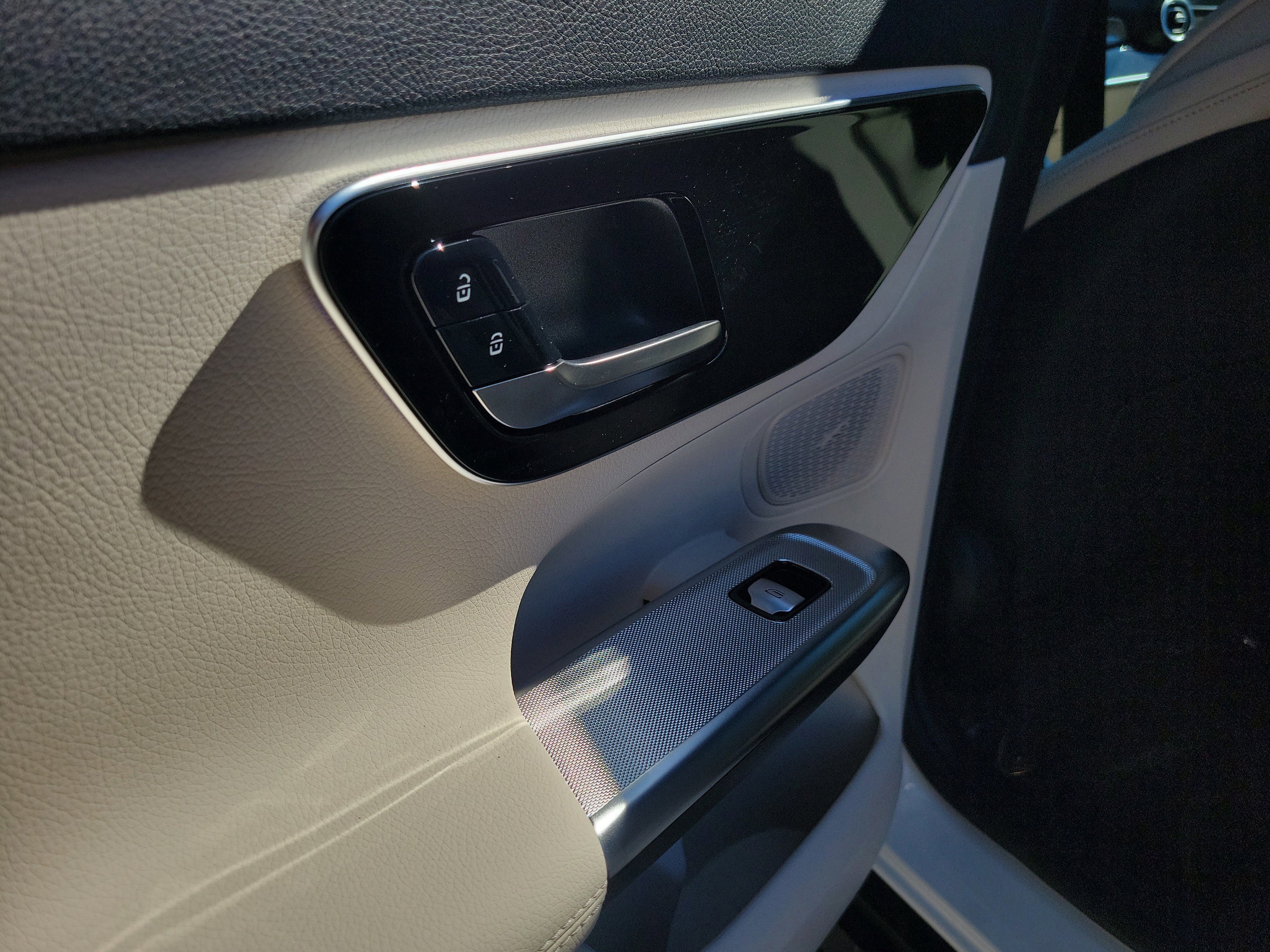Certified 2026 Mercedes-Benz GLC 300 image 8