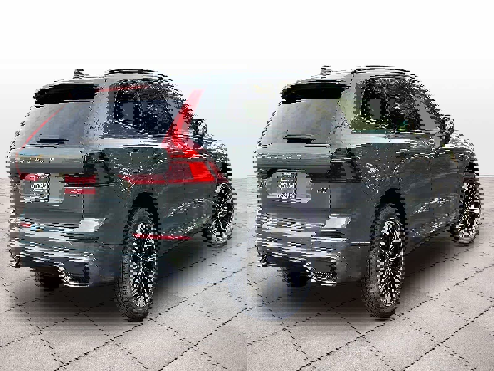 New 2026 Volvo XC60 B5 Plus w/ Climate Package AWD/4WD image 4