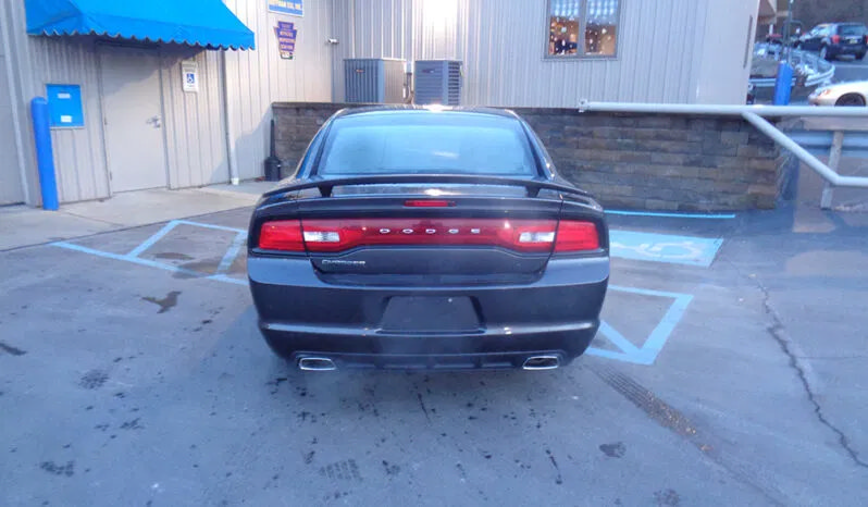 Used 2014 Dodge Charger SE w/ Sport Appearance Group RWD image 5