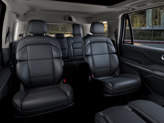 New 2027 Lincoln Navigator Reserve AWD/4WD image 13