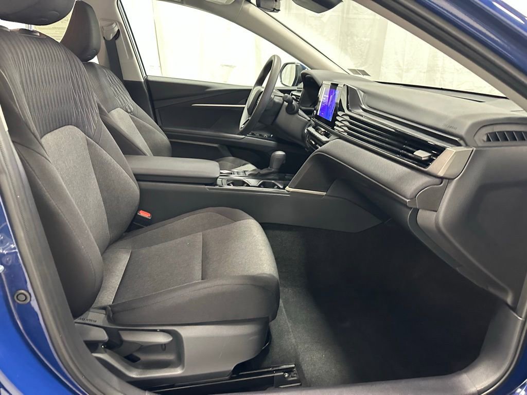 Used 2025 Toyota Camry LE FWD image 61