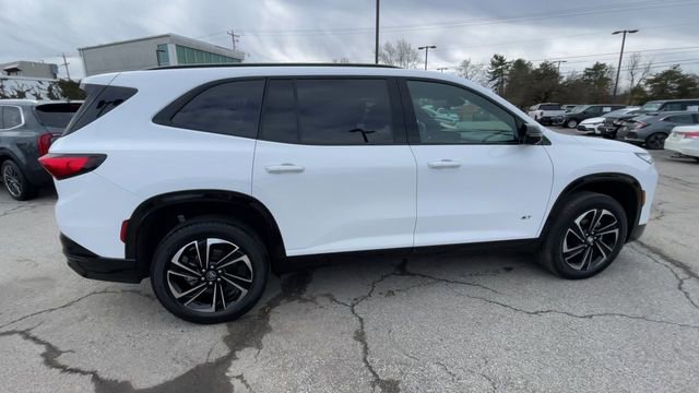 Used 2025 Buick Enclave Sport Touring image 2