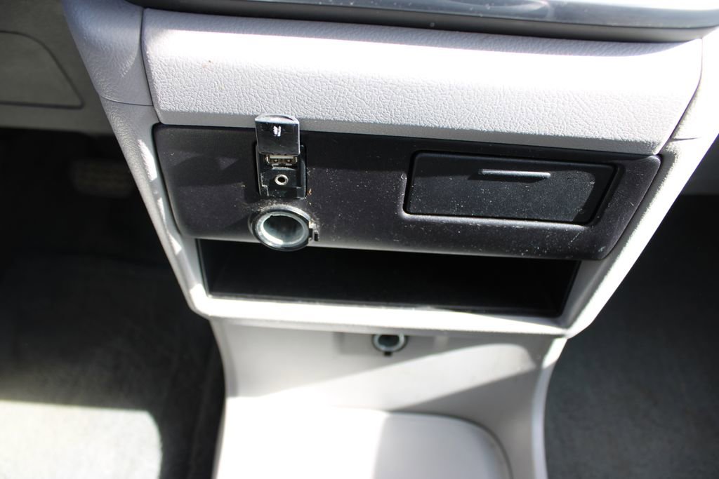 Used 2015 Toyota Sienna LE image 37