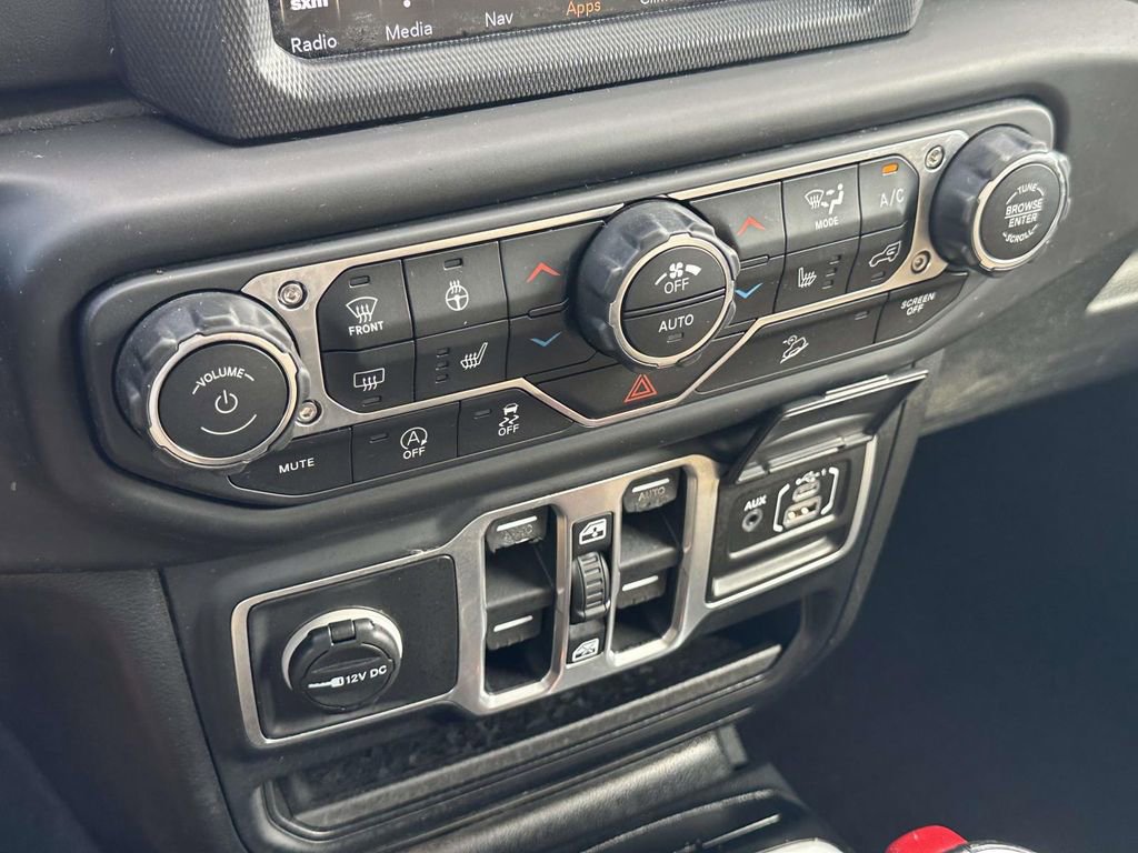 Used 2018 Jeep Wrangler Unlimited Sahara image 30