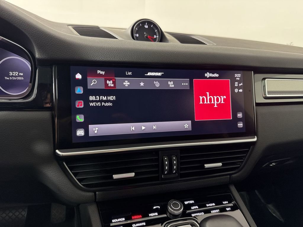 Certified 2023 Porsche Cayenne Platinum Edition image 28