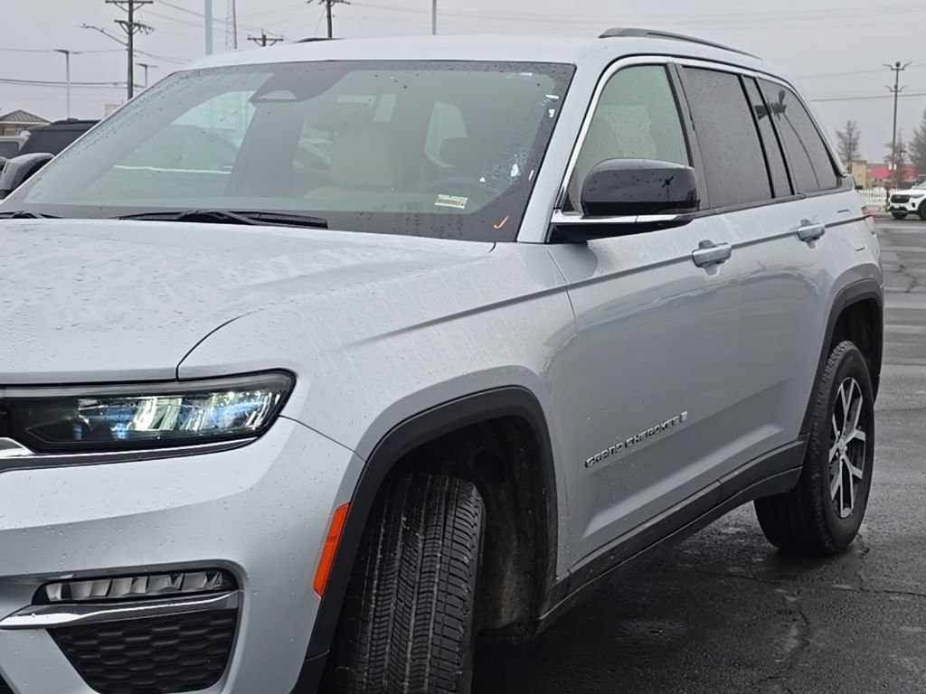 Used 2024 Jeep Grand Cherokee Limited AWD/4WD image 69