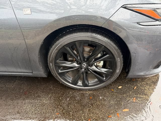 Used 2022 Lexus ES 350 F Sport w/ Accessory Package 2 FWD image 4