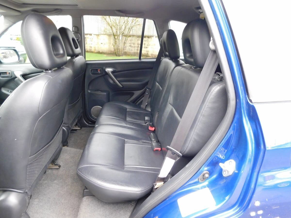 Used 2005 Toyota RAV4 4WD image 5