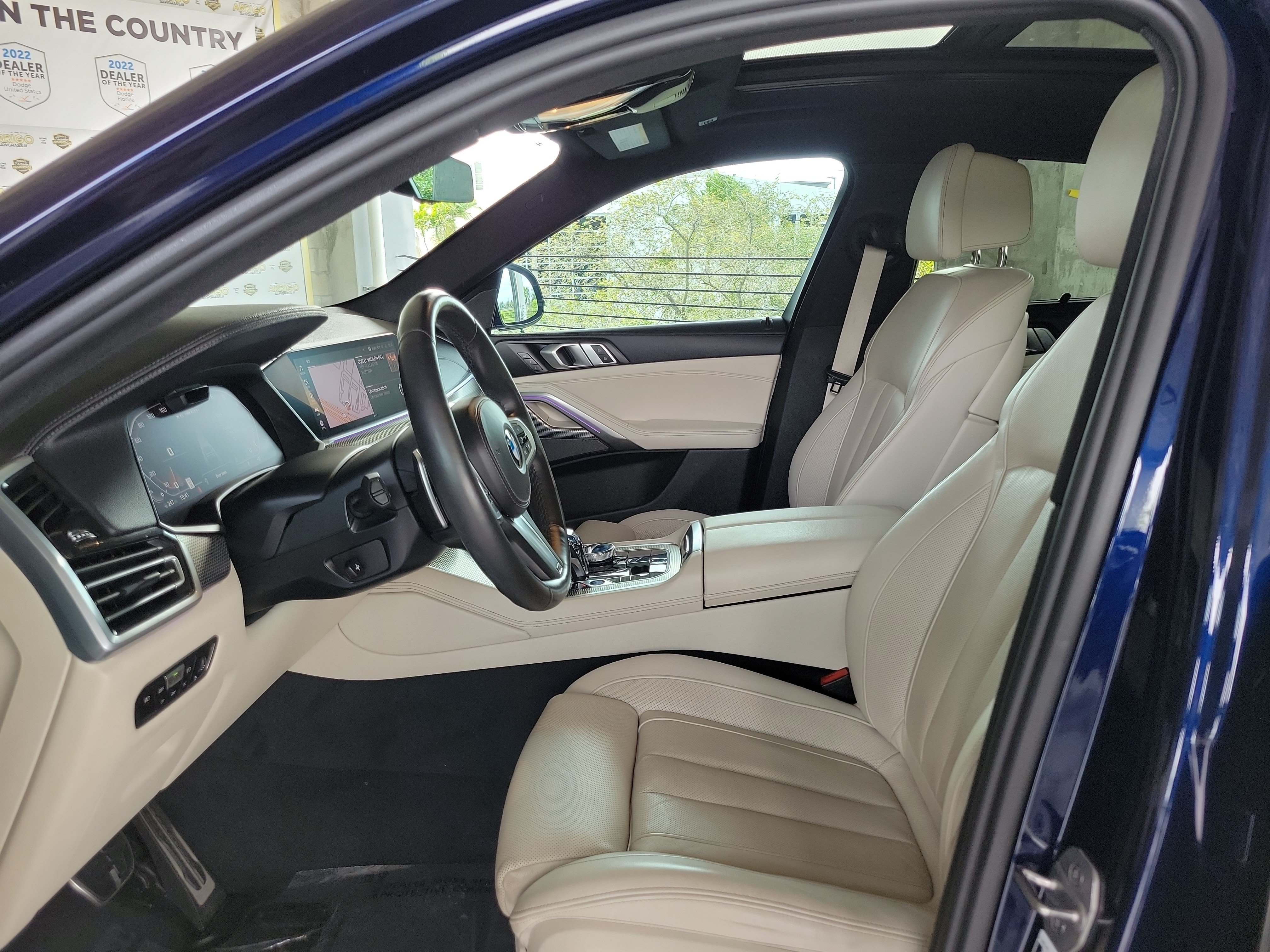 Used 2021 BMW X6 M50i w/ Executive Package AWD/4WD image 17