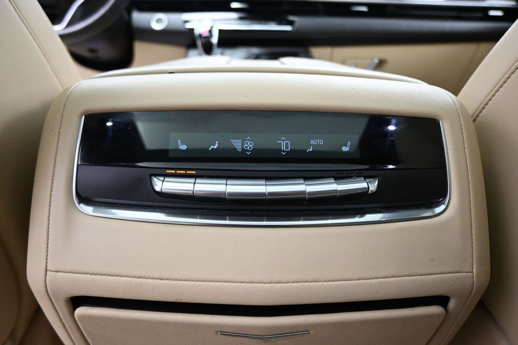 Used 2023 Cadillac Escalade Premium Luxury AWD/4WD image 33