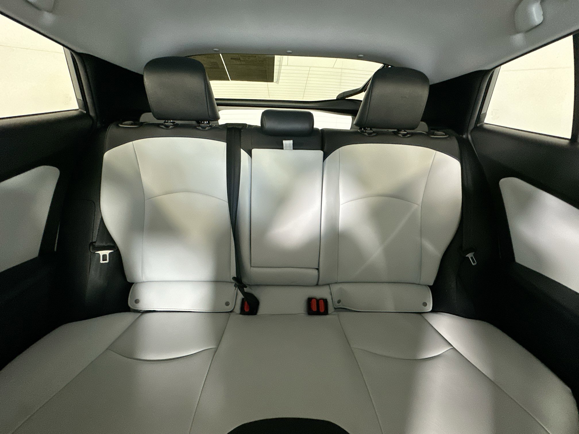 Used 2022 Toyota Prius Limited image 30