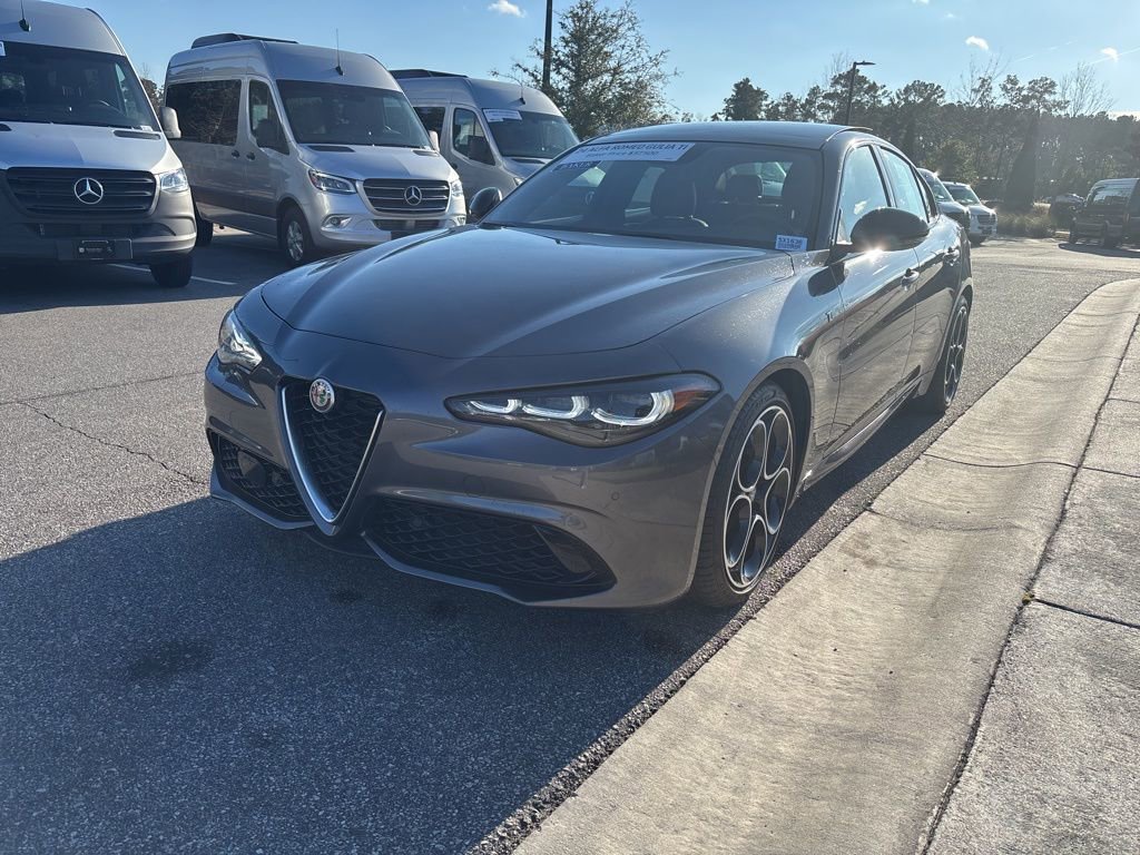 Used 2024 Alfa Romeo Giulia Ti RWD image 8
