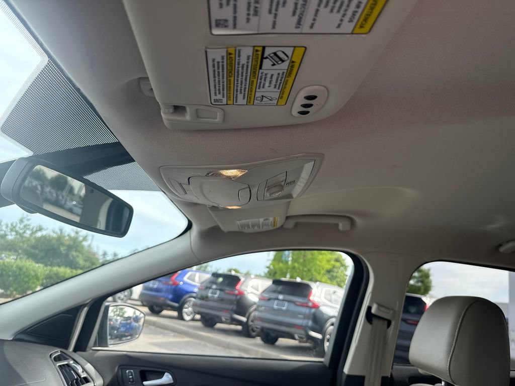 Used 2015 Ford Escape Titanium FWD image 16