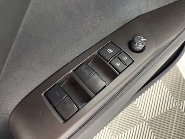 Used 2023 Toyota Camry SE image 34