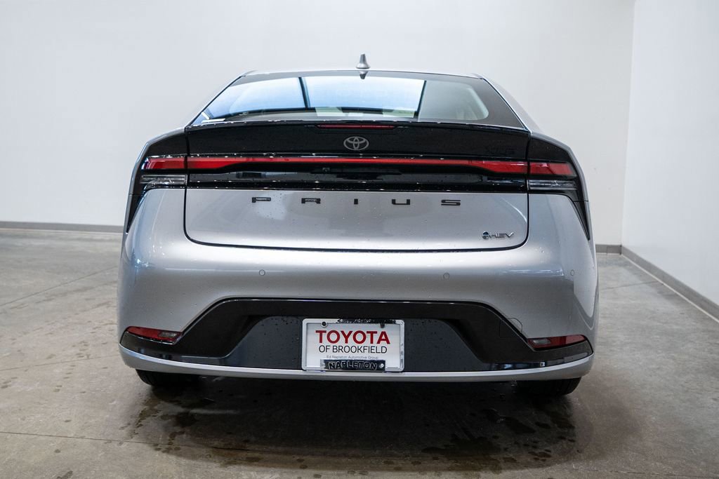 Certified 2025 Toyota Prius XLE image 6