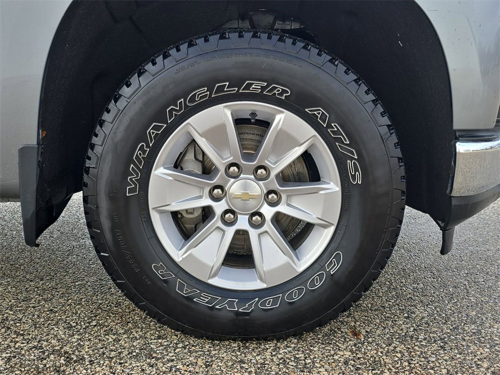 Used 2020 Chevrolet Silverado 1500 LT w/ Convenience Package image 34
