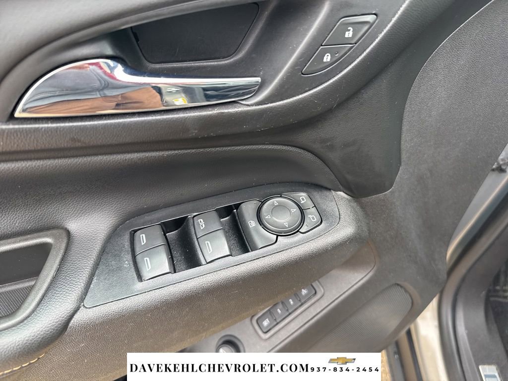 Used 2018 Chevrolet Equinox Premier image 9