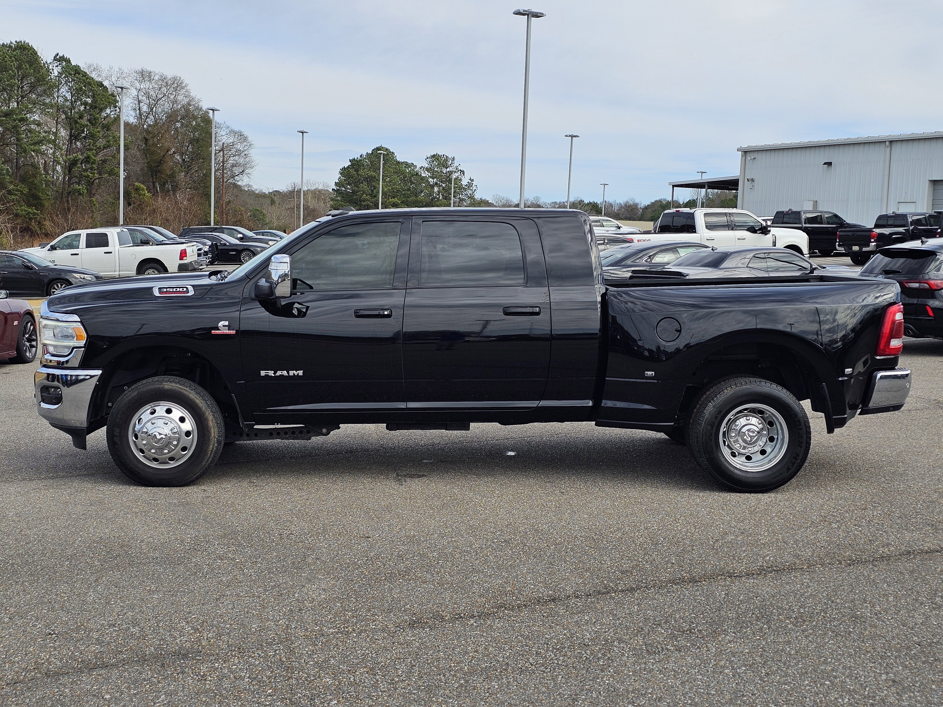 Used 2024 RAM 3500 Laramie w/ Towing Technology Group image 15
