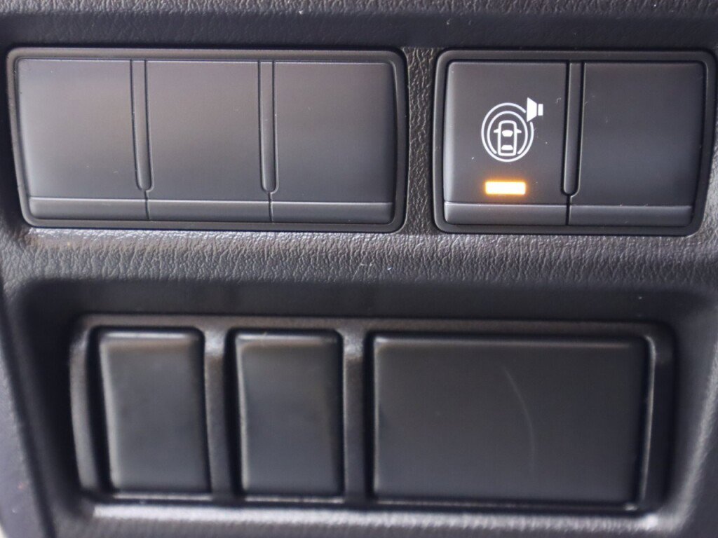 Used 2021 Nissan Armada SV image 10