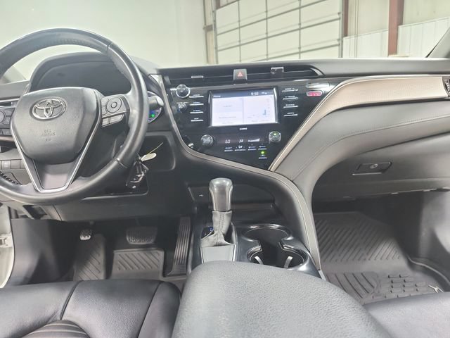 Used 2020 Toyota Camry SE FWD image 25