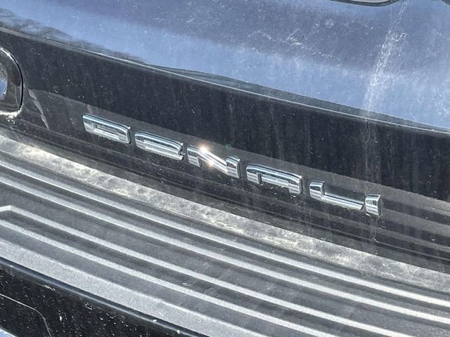 Used 2023 GMC Yukon XL Denali Ultimate image 10