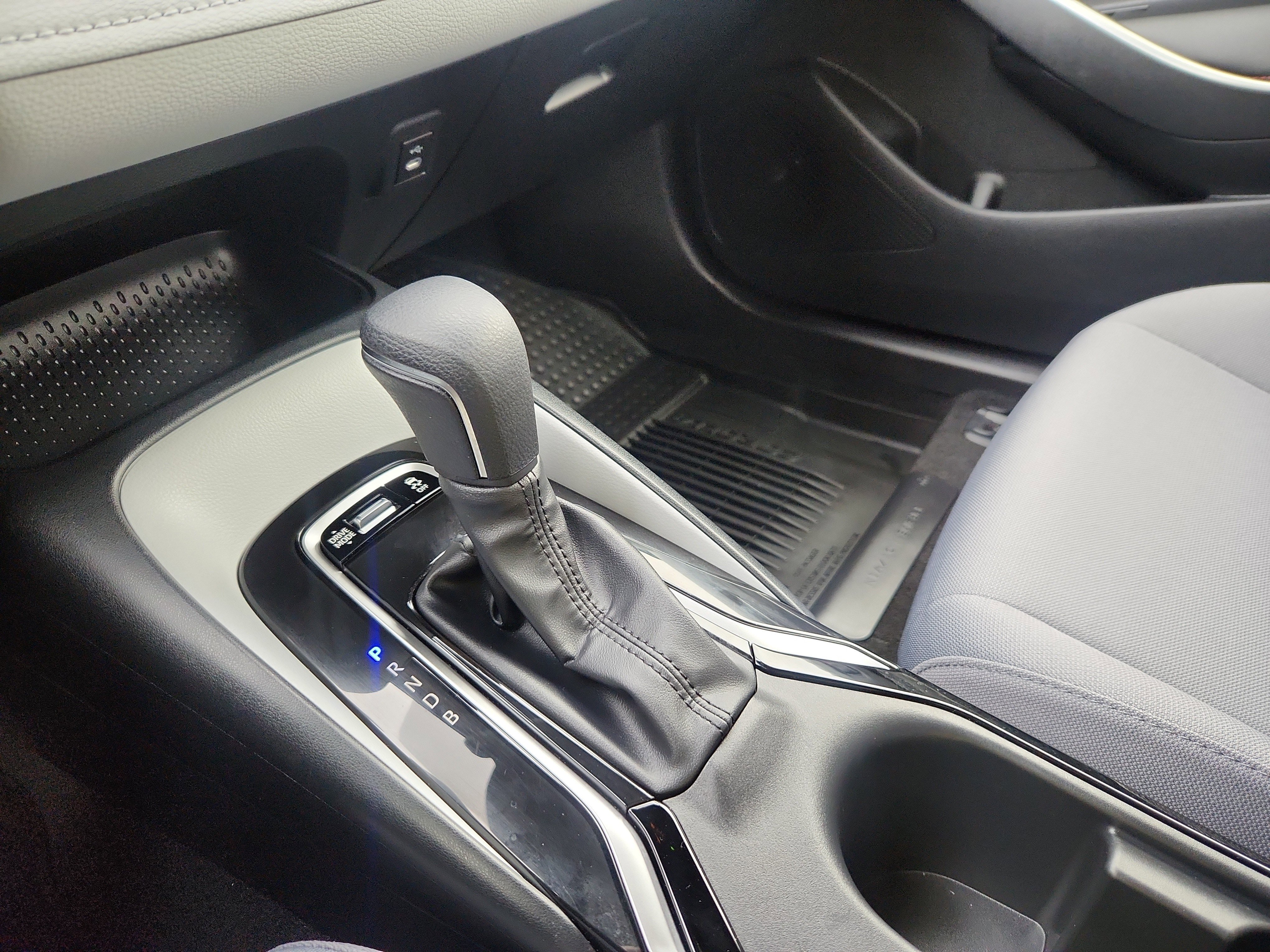 Used 2023 Toyota Corolla SE FWD image 24