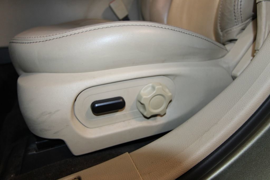 Used 2013 Ford Taurus SEL FWD image 7
