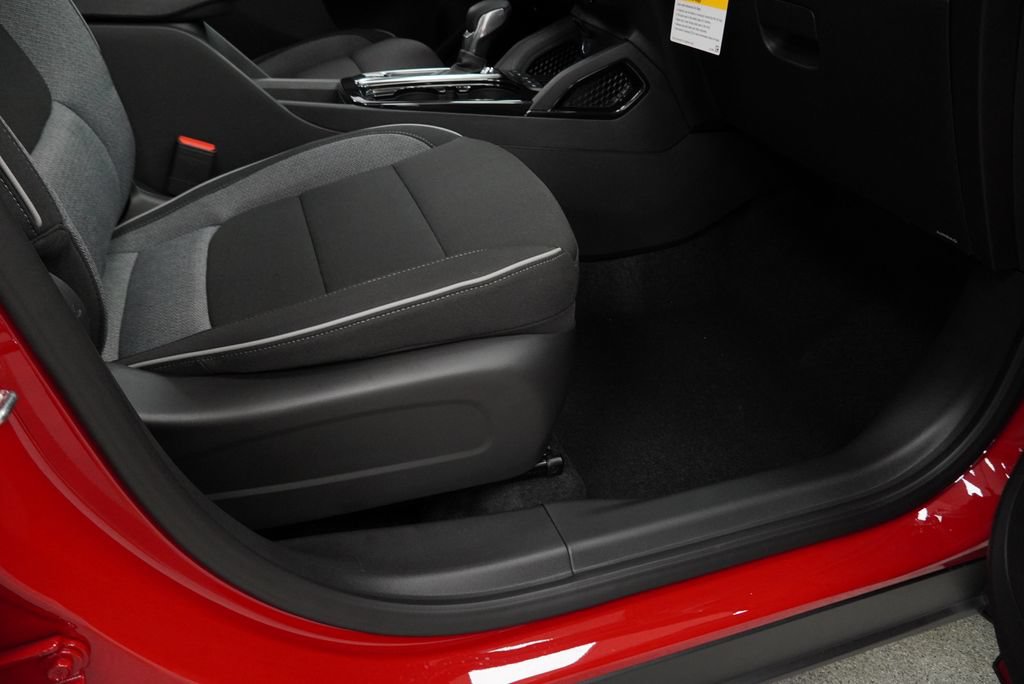 New 2026 Chevrolet TrailBlazer LT w/ LT Cold Weather Package FWD image 30