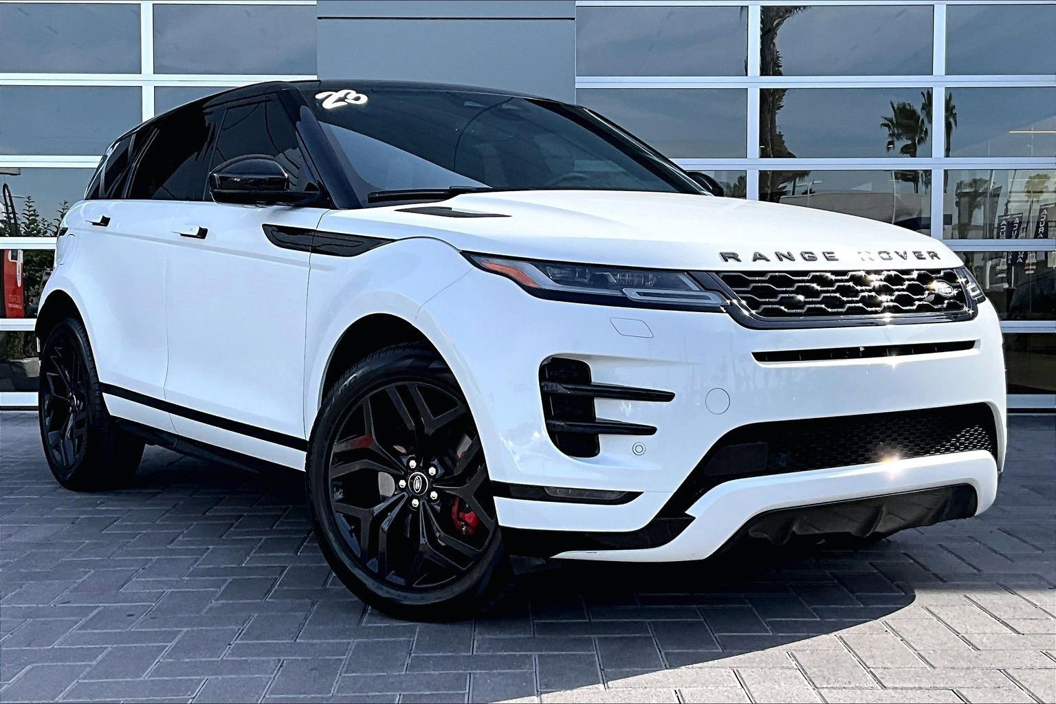 Used 2023 Land Rover Range Rover Evoque HST image 3