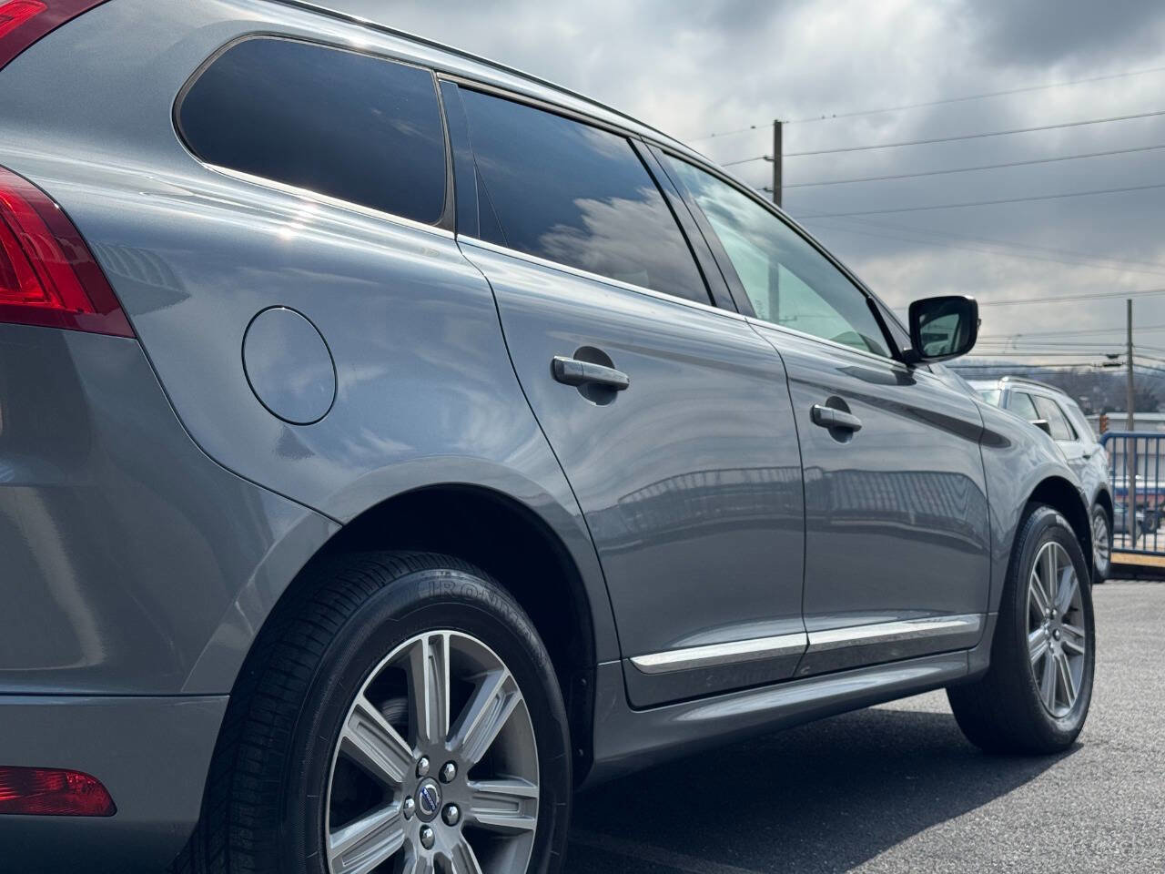 Used 2017 Volvo XC60 T5 Inscription image 48