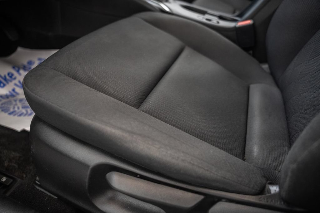 Used 2023 Toyota Corolla LE FWD image 32