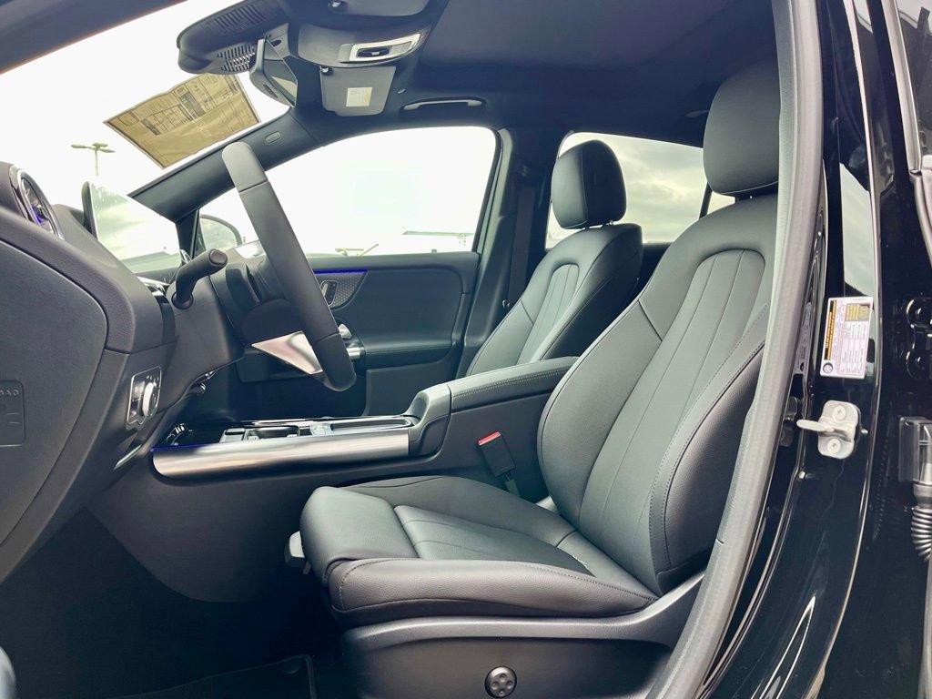 Used 2025 Mercedes-Benz GLA 250 4MATIC image 3