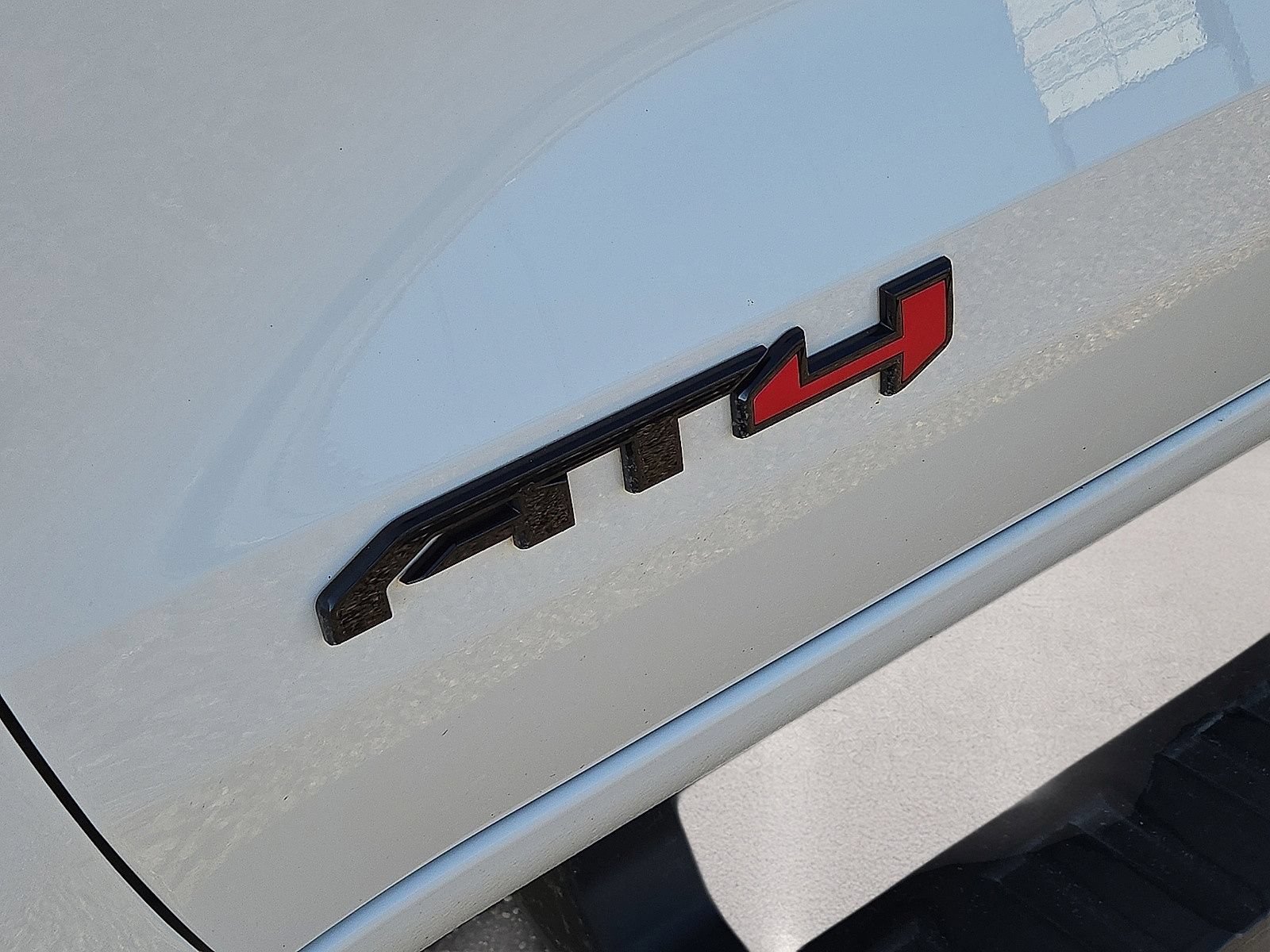 Used 2024 GMC Canyon AT4 w/ Technology Package AWD/4WD image 11