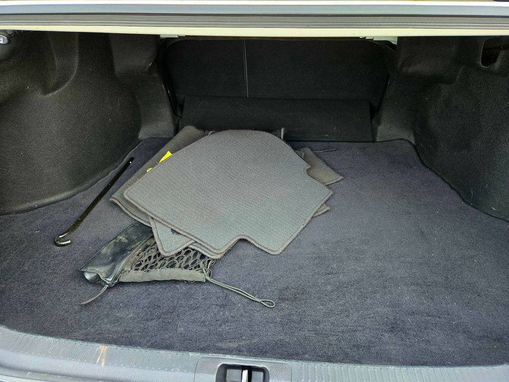 Used 2021 Toyota Camry LE w/ Carpet Mat Package (TMS) image 29