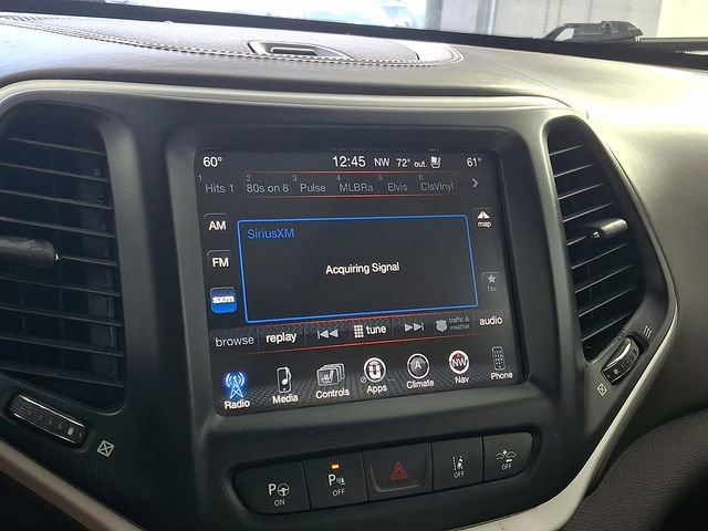 Used 2017 Jeep Cherokee Overland w/ Technology Group FWD image 23