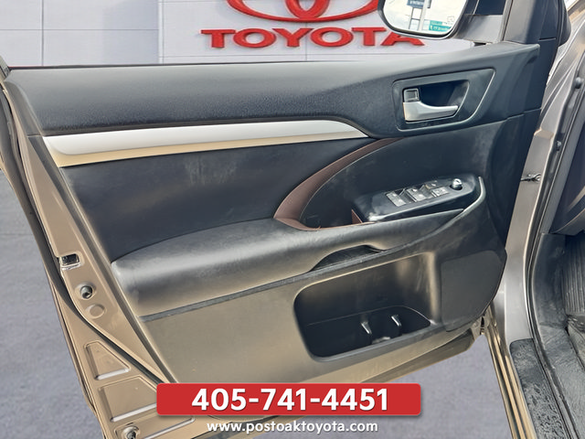 Used 2018 Toyota Highlander XLE w/ Protection Package #3 AWD/4WD image 24