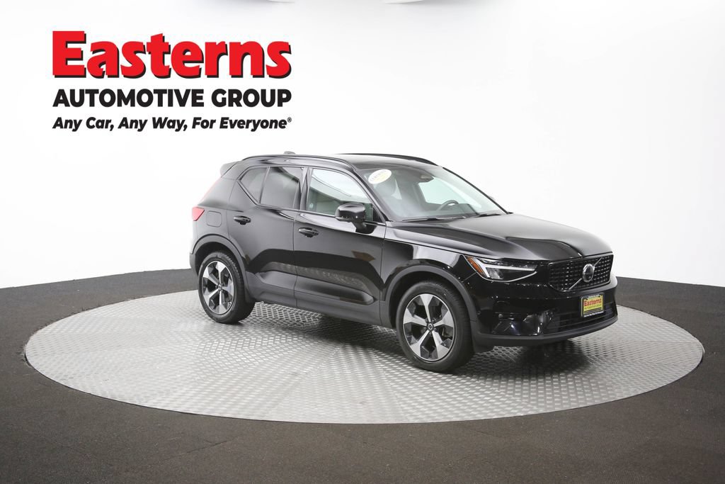 Used 2023 Volvo XC40 B4 Ultimate FWD image 43
