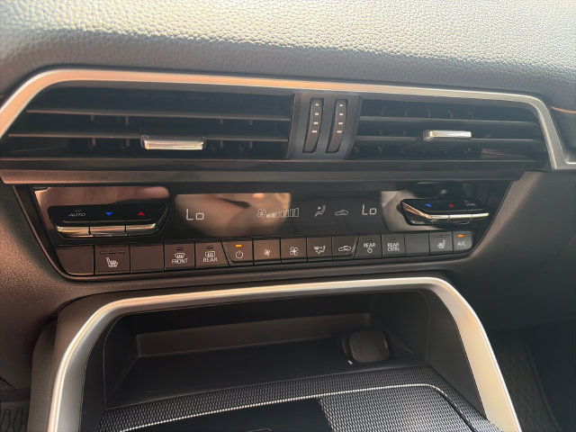 Used 2024 MAZDA CX-90 Plug-In Hybrid w/ Preferred AWD/4WD image 24