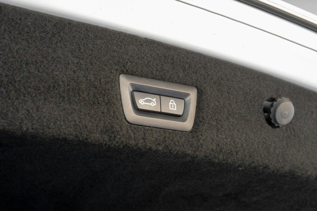 Used 2019 BMW 740i w/ Executive Package RWD image 60