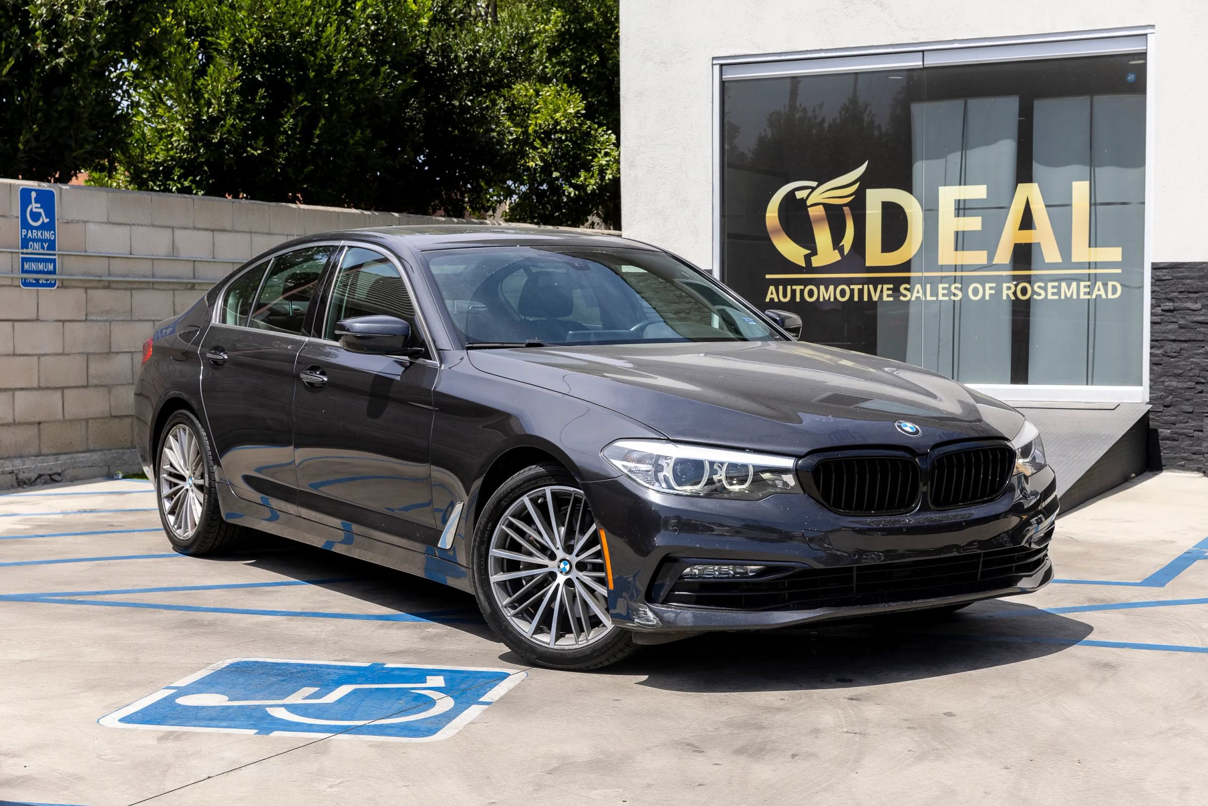 Used 2018 BMW 540i RWD image 2