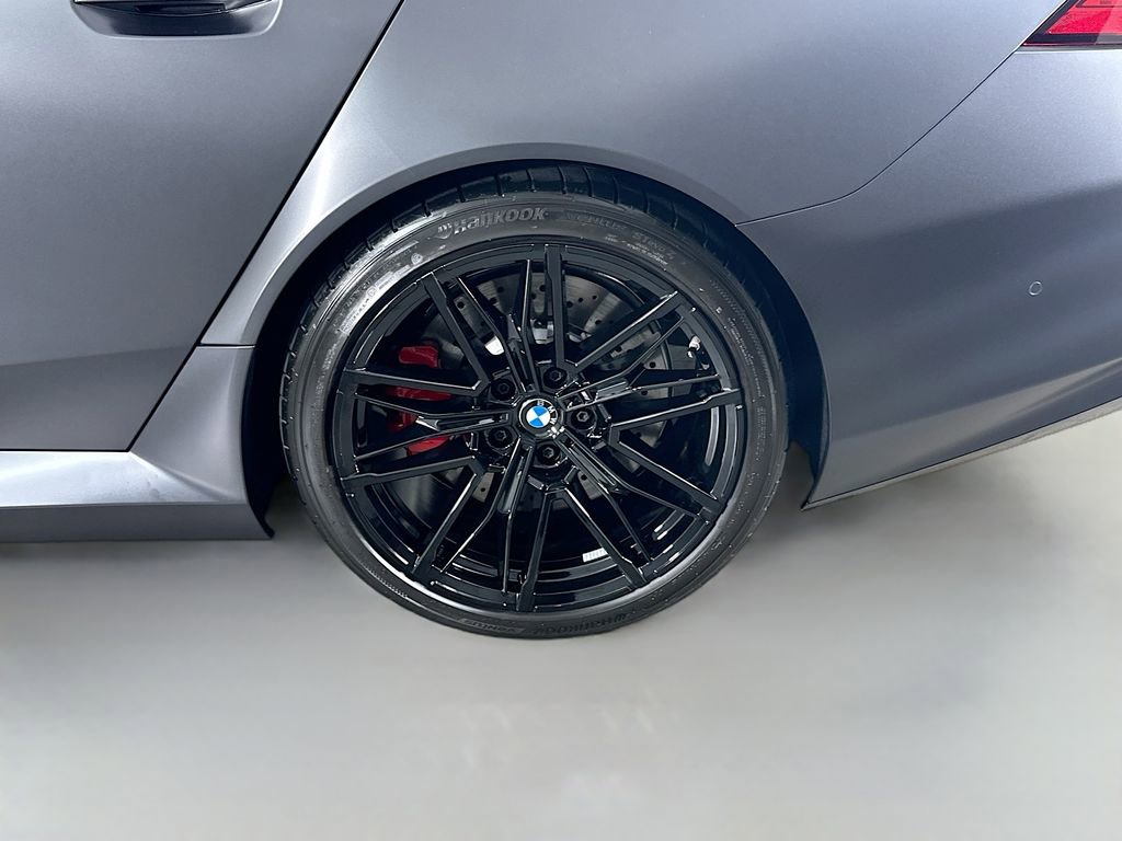 Used 2025 BMW M5 w/ Carbon Package image 31