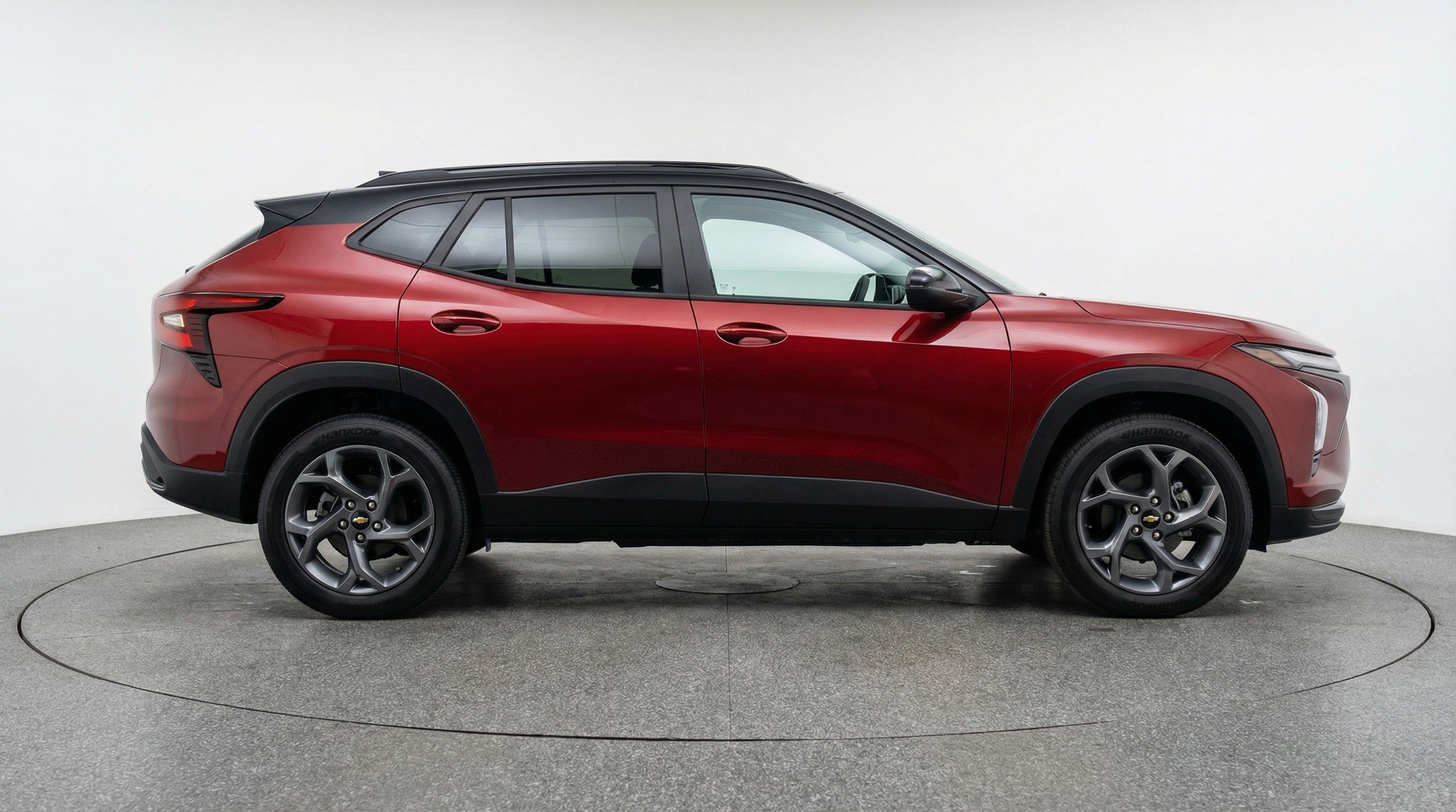 Used 2025 Chevrolet Trax LT w/ LT Convenience Package image 11