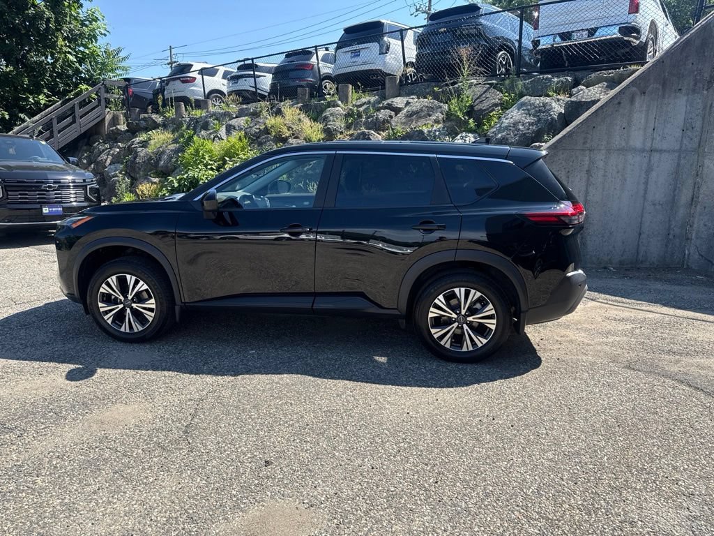 Used 2023 Nissan Rogue SV AWD/4WD image 3