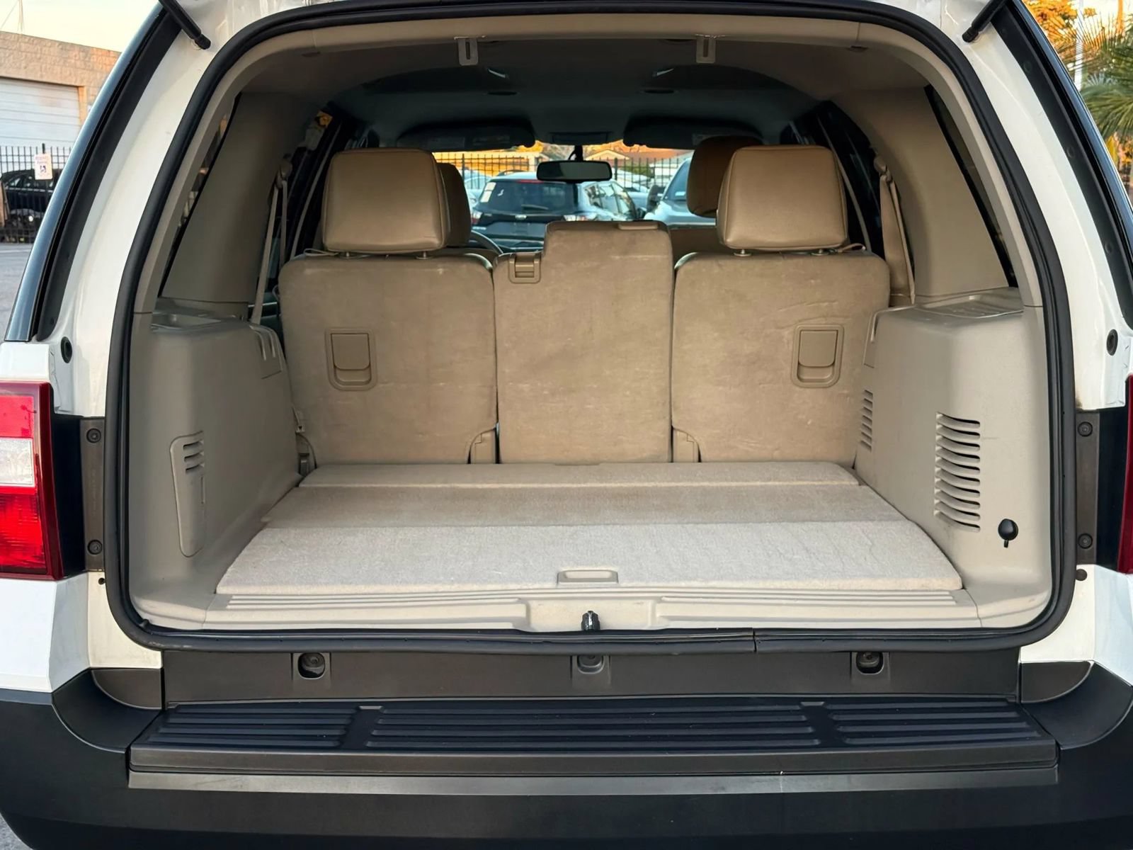 Used 2010 Ford Expedition XLT AWD/4WD image 10