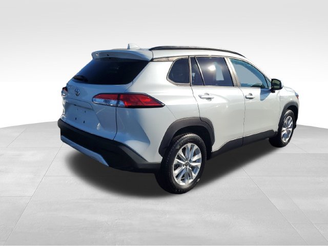 Used 2022 Toyota Corolla Cross LE FWD image 4