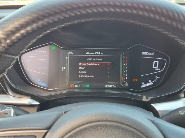 Used 2022 Kia Niro Touring Special Edition FWD image 9