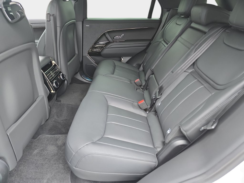 New 2027 Land Rover Range Rover Sport Dynamic SE AWD/4WD image 15