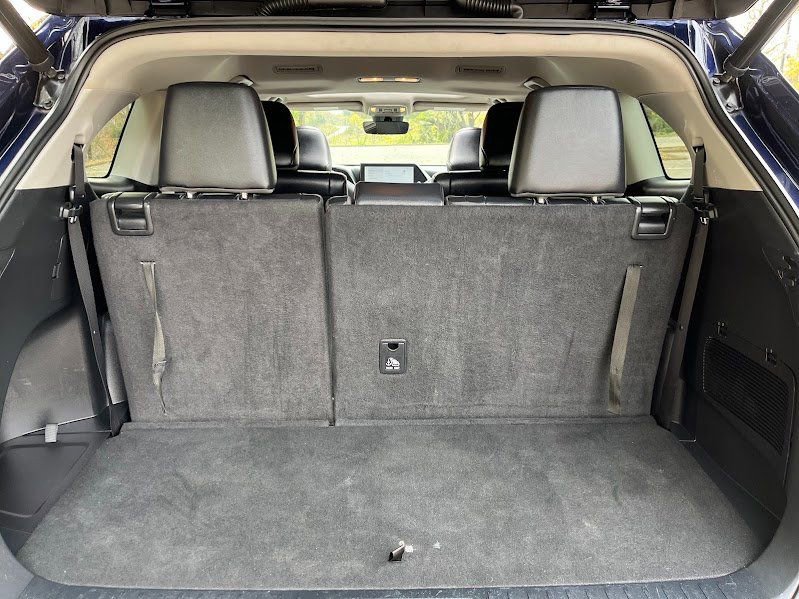 Used 2023 Toyota Highlander XLE image 46