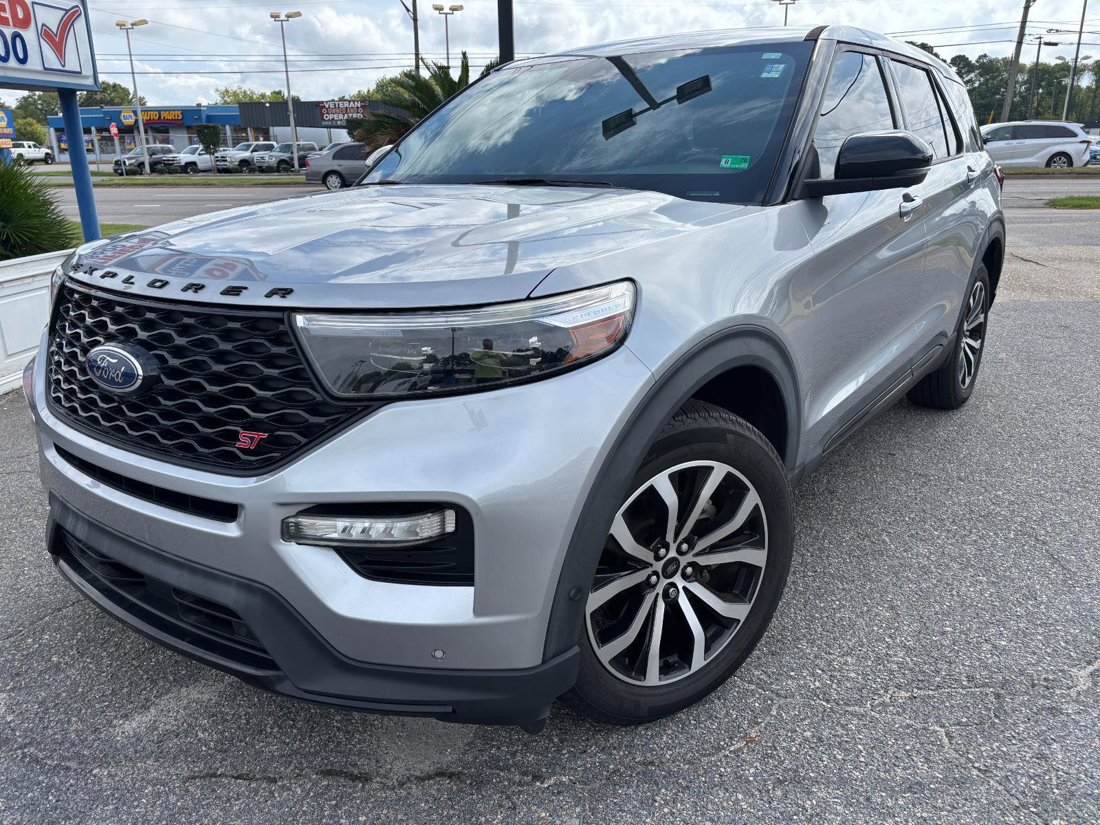 Used 2021 Ford Explorer ST w/ Equipment Group 401A image 2